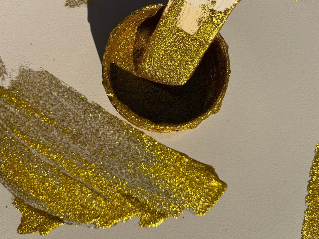 pen jar of Primacol glitter gel additive for mixing into wall paint