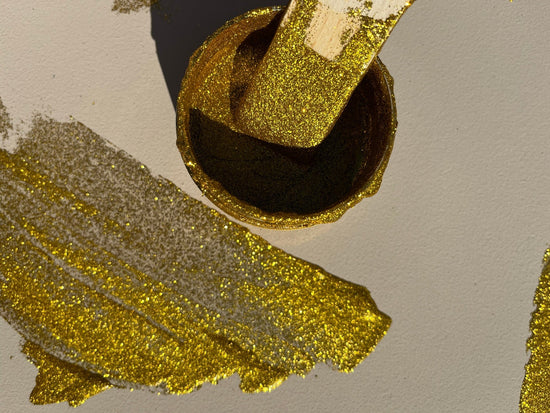 pen jar of Primacol glitter gel additive for mixing into wall paint